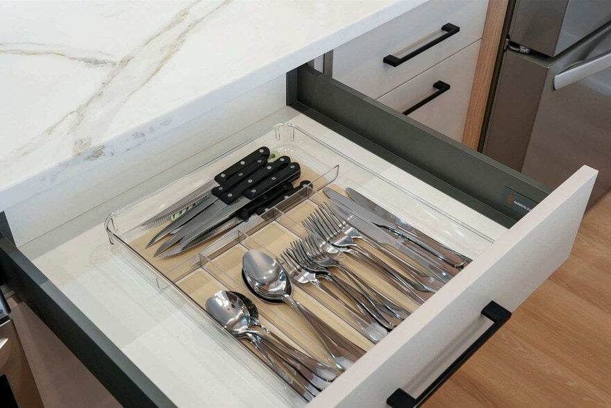 Building Photo - 2344 W Polk St