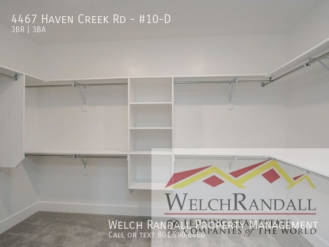 Building Photo - Spacious Townhome in West Haven