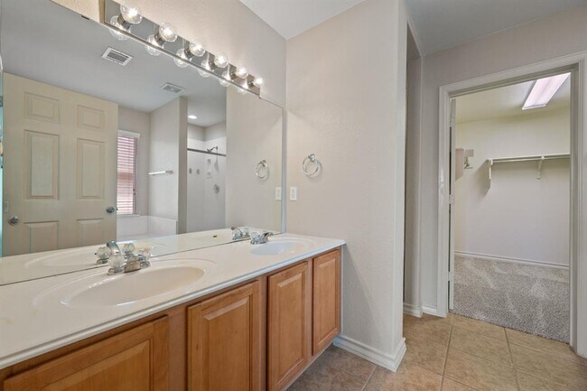 Building Photo - 20925 Texas Meadows Dr