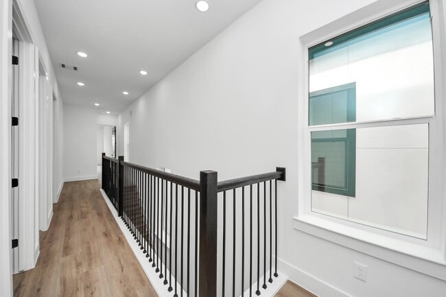 Building Photo - 3308 Hardy St