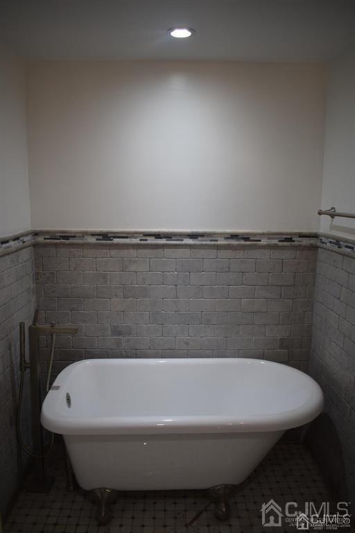 Building Photo - 13 Pinter Ln