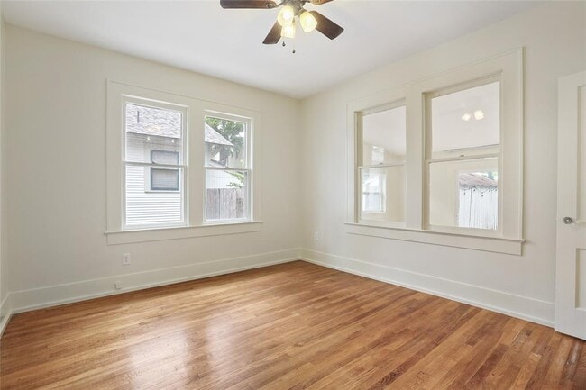 Building Photo - 4404 Avenue C