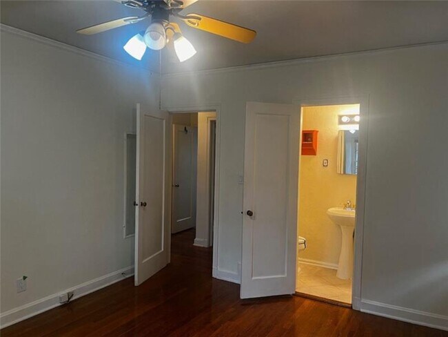 Building Photo - 977 Lindridge Way NE
