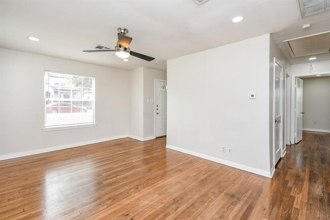 Building Photo - 1409 Zora St
