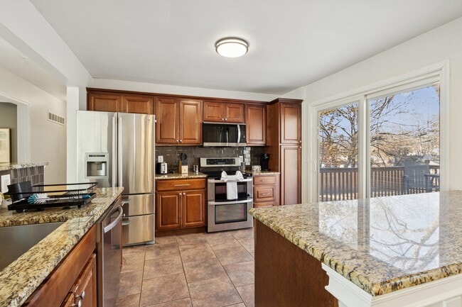 Building Photo - 10106 W 91st St