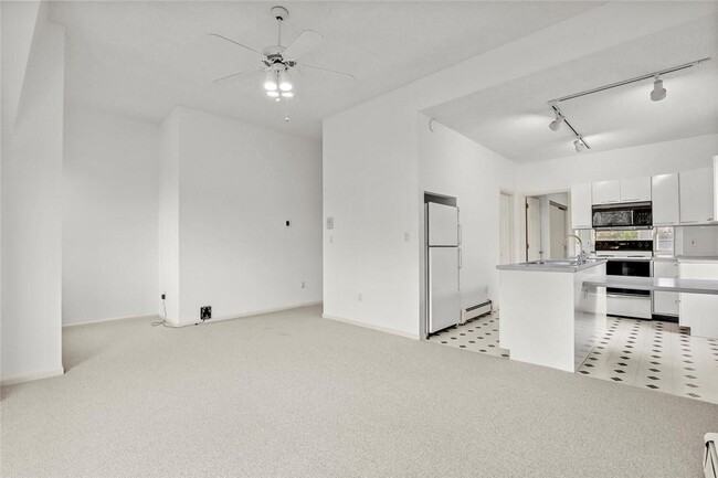 Building Photo - 54 Wildey St