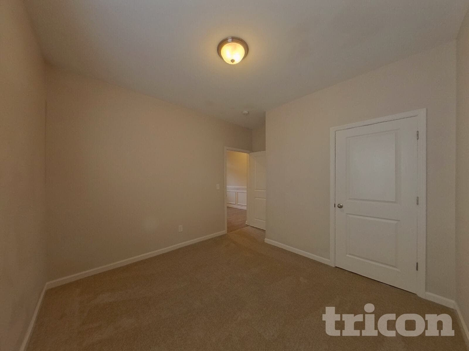 Building Photo - 453 All Seasons Dr