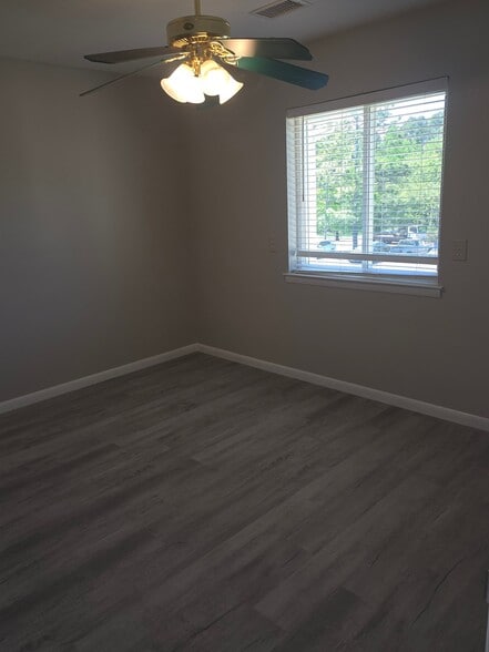 Building Photo - 1652 Eagles Pl