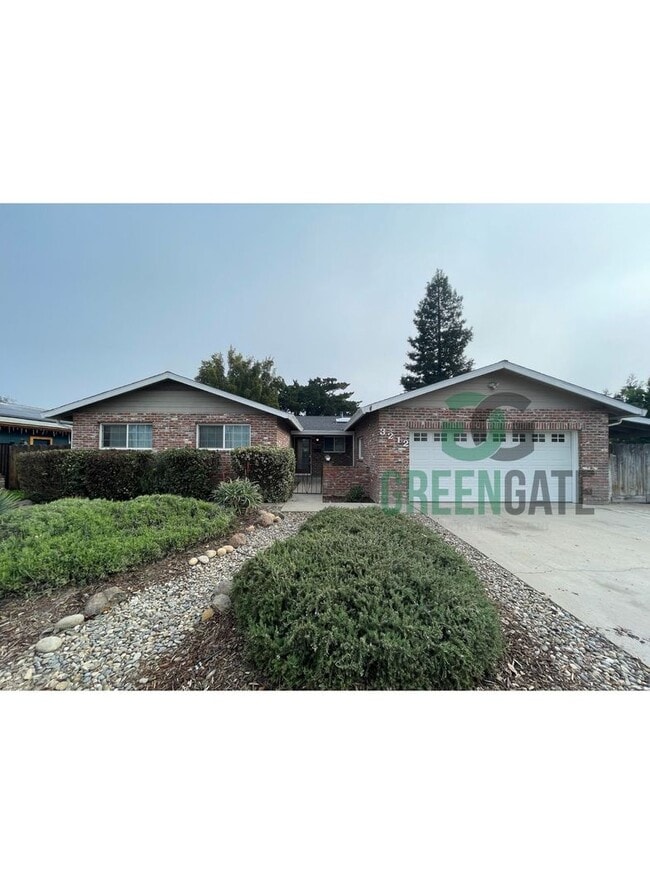 Building Photo - Spacious 4Bedroom 2Bath AVAILABLE NOW in Modesto!!