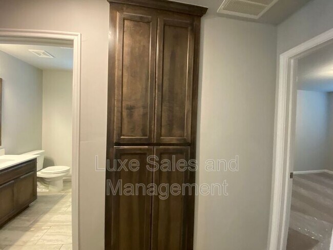 Building Photo - 8513 NW 77th Pl