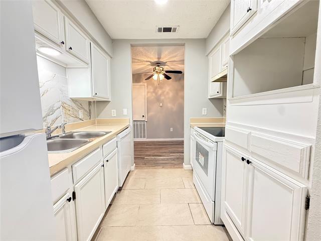 Building Photo - 9696 Walnut St