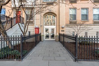 Building Photo - 149 Essex St