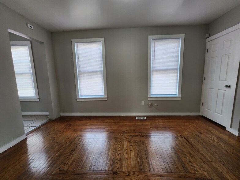 Building Photo - 317 Bassett St