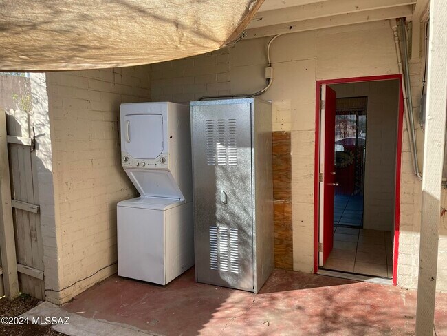 Building Photo - 2638 N Columbus Blvd