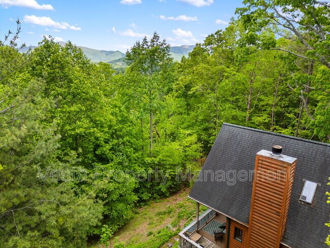 Building Photo - 71 Fairview Hills Dr