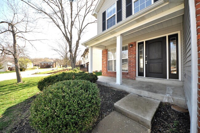 Building Photo - 667 Lakewood Dr