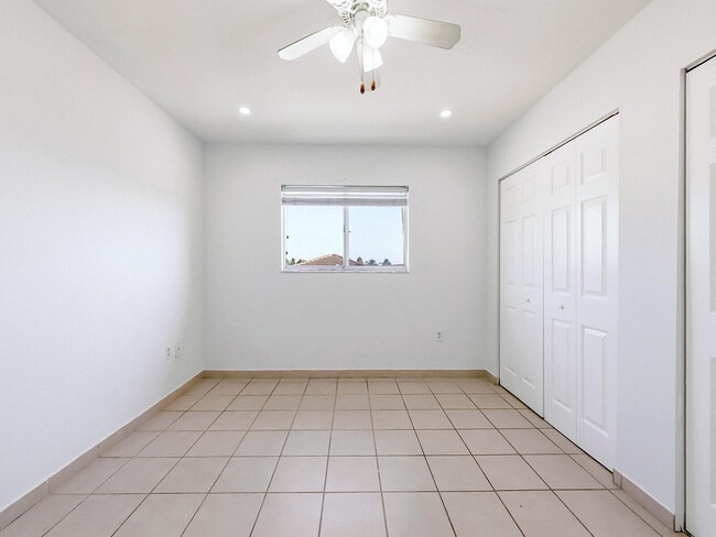 Building Photo - 2925 W 80th St