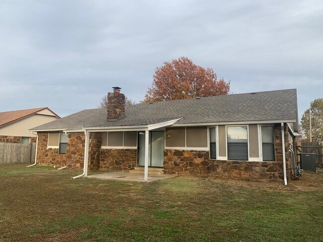 Building Photo - Call 918-921-9955 To Schedule Your Showing Now!