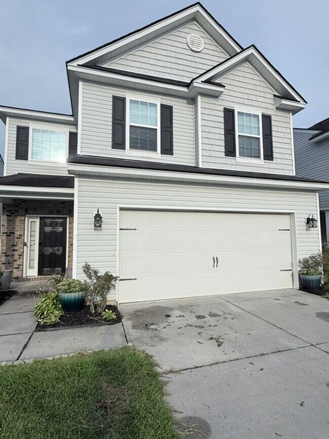 Building Photo - 4 Bedroom, 2.5 Bathroom Home in Moss Grove Plantation - Moncks Corner