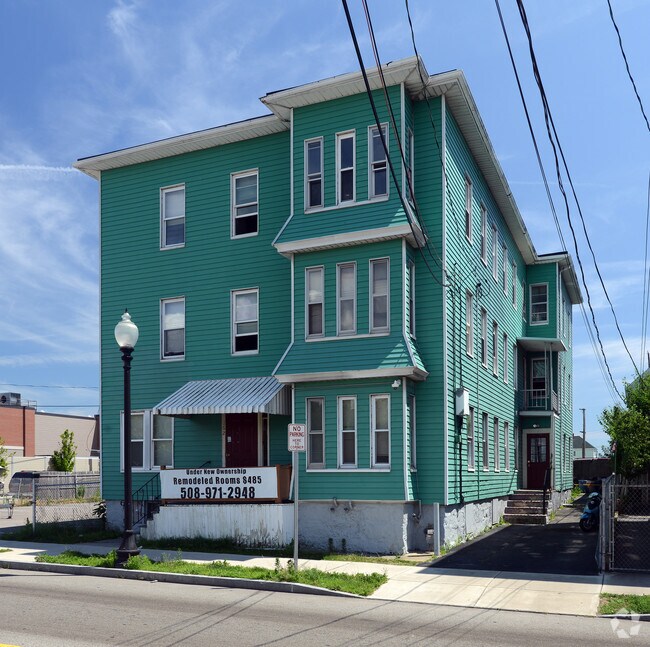 Primary Photo - 162 Sawyer St