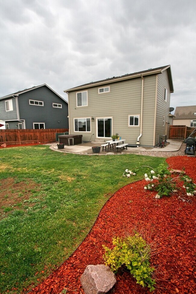 Building Photo - Stunning Two Story Home Available in Peyton!