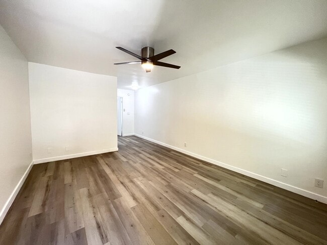 Interior Photo - 12706 Venice Blvd