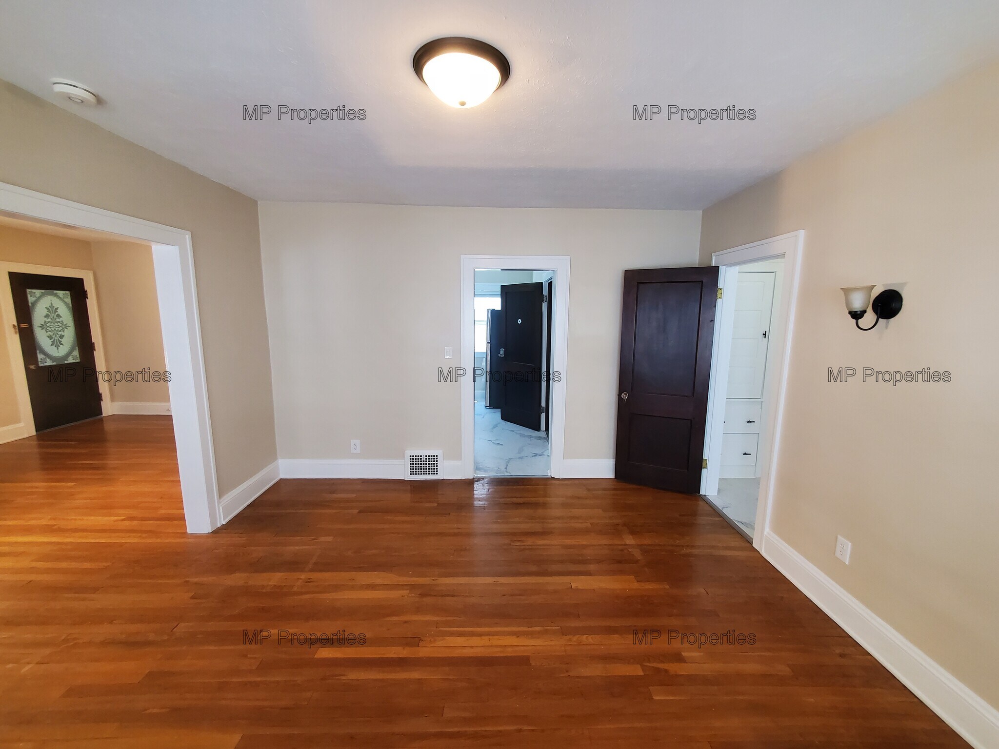 Building Photo - 1302 Hathaway Ave