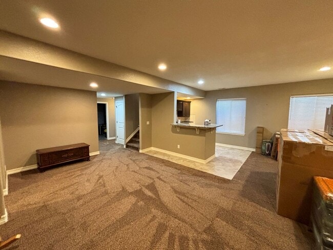 Building Photo - Stunning 5 Bedroom 3 Bathroom Home in Johnstown with Finished Basement!