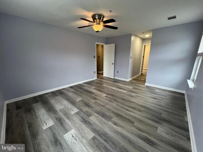 Building Photo - 10108 Oklahoma Ct