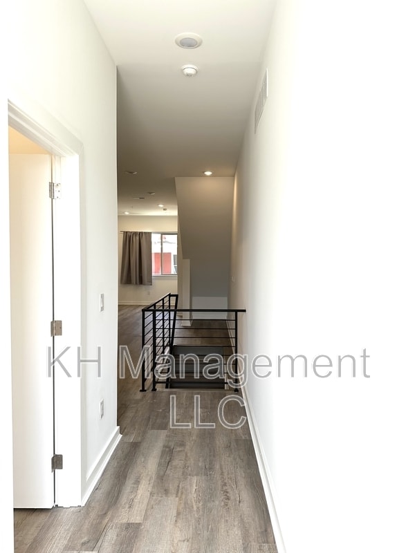 Building Photo - 5146 Ranstead St