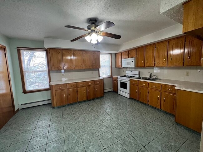 Building Photo - 297 Jefferson St