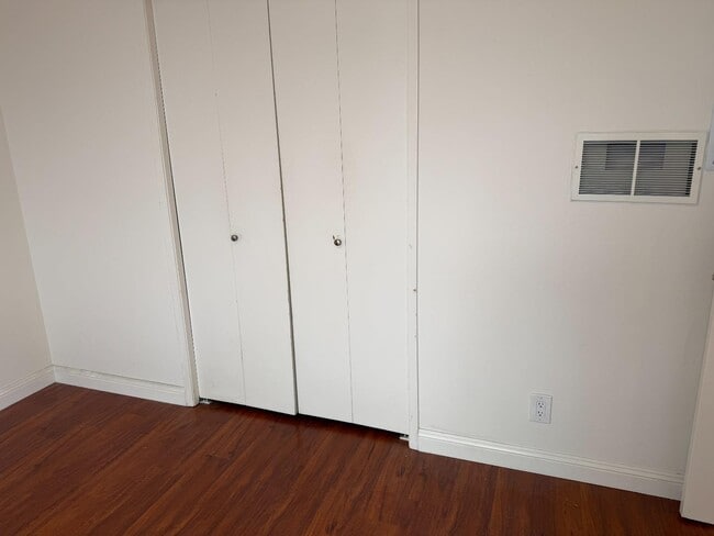 Building Photo - 670 Azara Pl