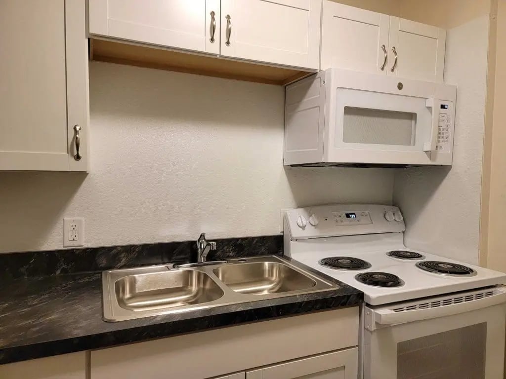 Building Photo - 675 E Main St