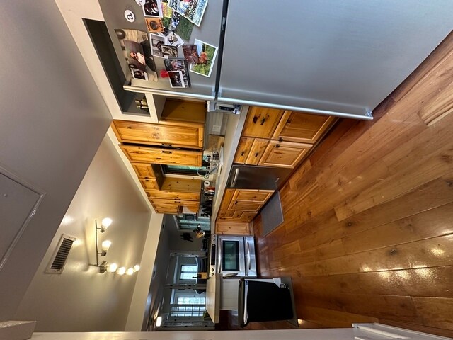 Building Photo - 2128 N Hoyne Ave