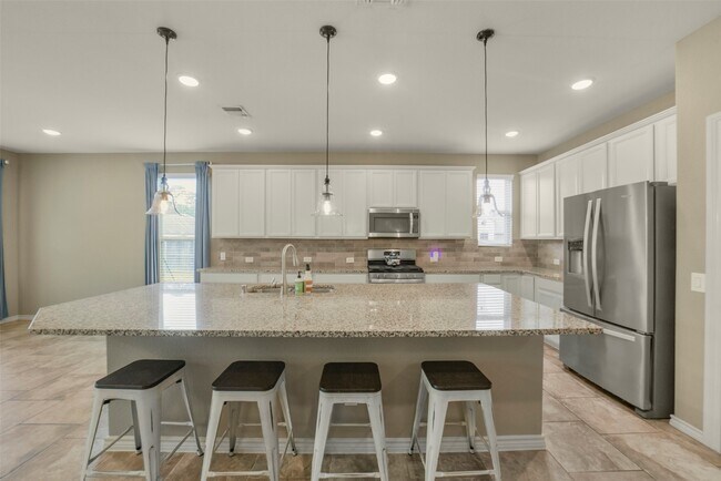 Building Photo - 9651 Thimbleweed Dr