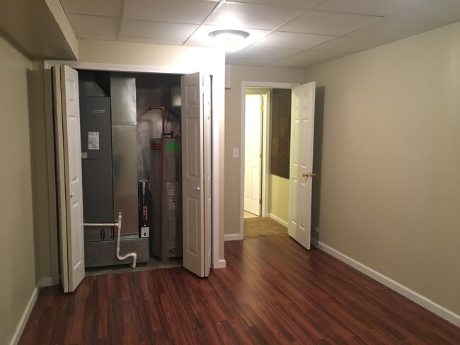 Building Photo - 320 Emmaus Cir