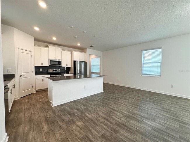 Building Photo - 11288 Listening Dr