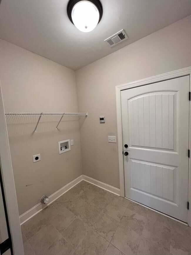 Building Photo - 2682 Sophia Ct