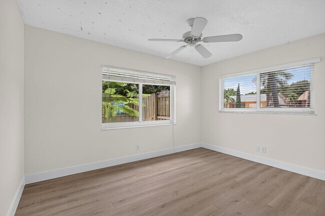Building Photo - 6410 NW 34th Ave