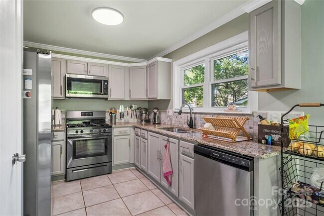 Building Photo - 11011 Vista Haven Dr