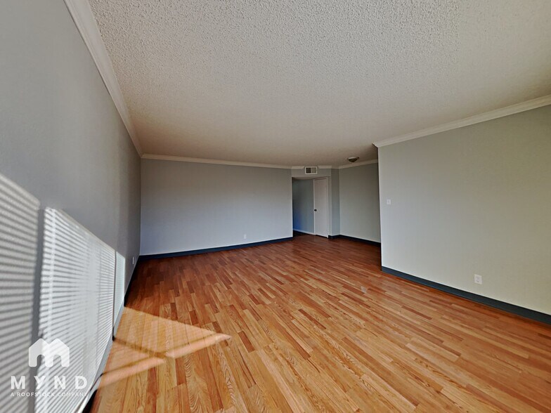 Building Photo - 5640 Neosho St