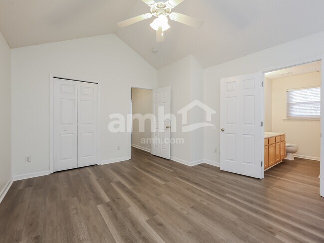 Building Photo - 704 Bent Hollow Ct