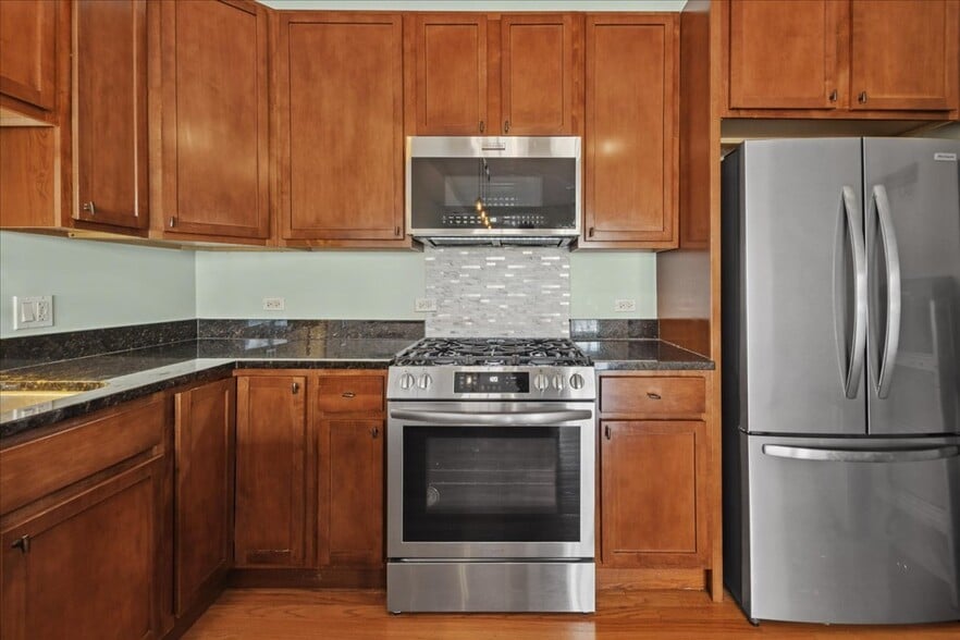 Building Photo - 2511 N Milwaukee Ave