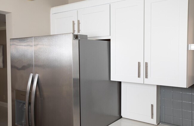 Building Photo - 2738 Carambola Cir S