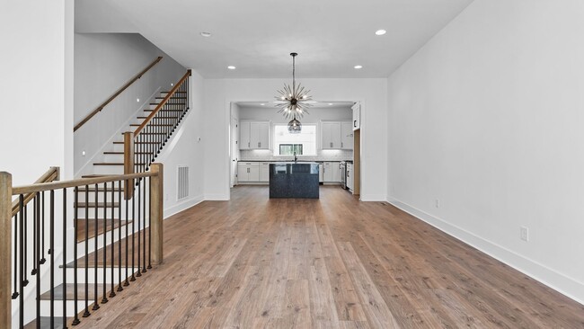 Building Photo - 910 Youngs Ln