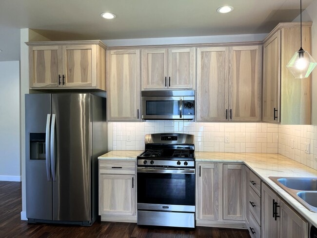 Building Photo - Senior Living Community (55+) - Built In 2021 - High End 2/2 Home With Full Access To Onsite Recr...