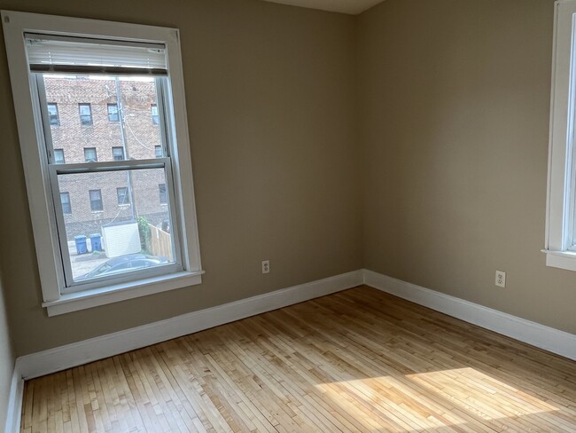 Building Photo - 1605 Portland Ave