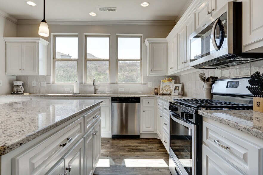 Building Photo - 2134 Springfield Dr