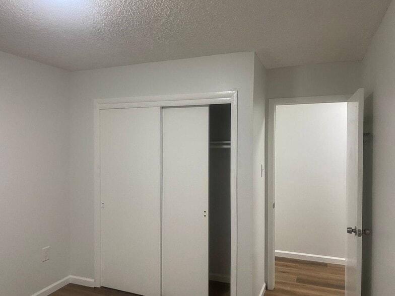 Building Photo - 138 Hampshire Dr