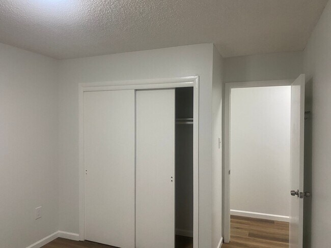 Building Photo - Charming 3BR Townhome in Plainsboro
